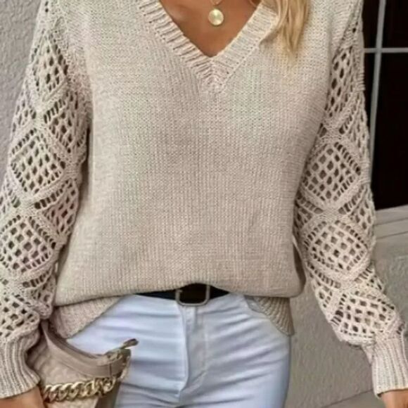 Sweaters - Pretty Cream V-Neck Sweater with Lattice Cut Sleeves Sz 20